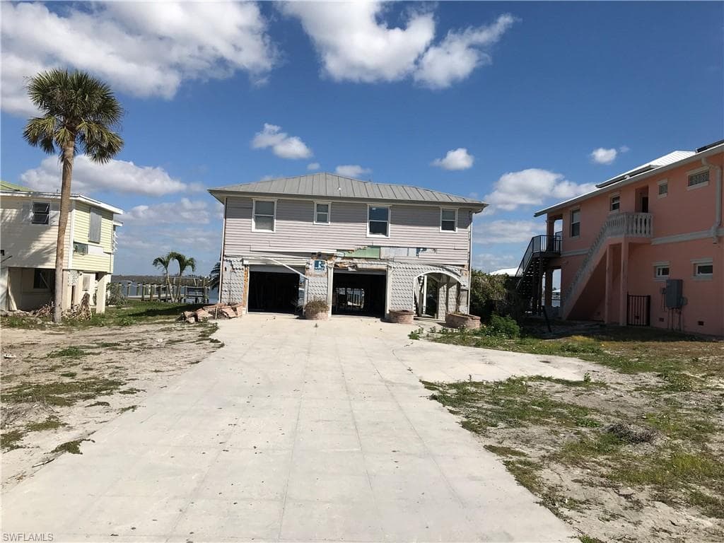 715 Matanzas CT FORT MYERS BEACH, FL 33931