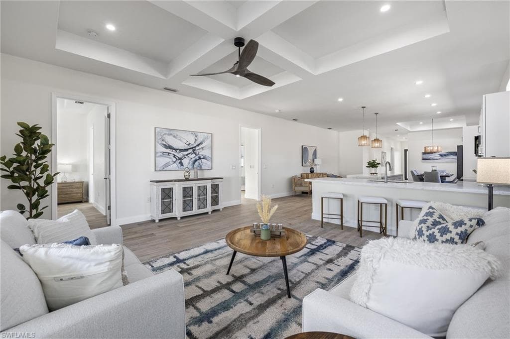 685 107th AVE N NAPLES, FL 34108