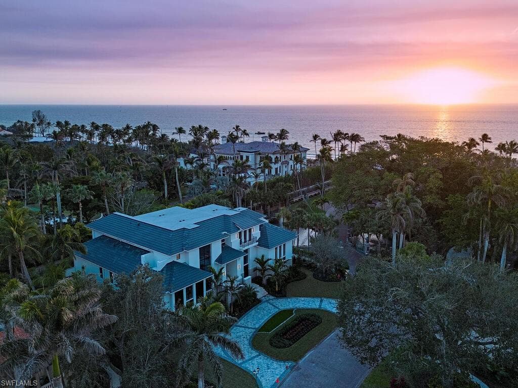2060 Gordon DR NAPLES, FL 34102