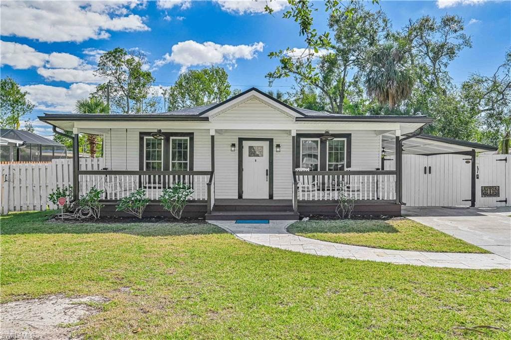 1554 Alhambra DR FORT MYERS, FL 33901