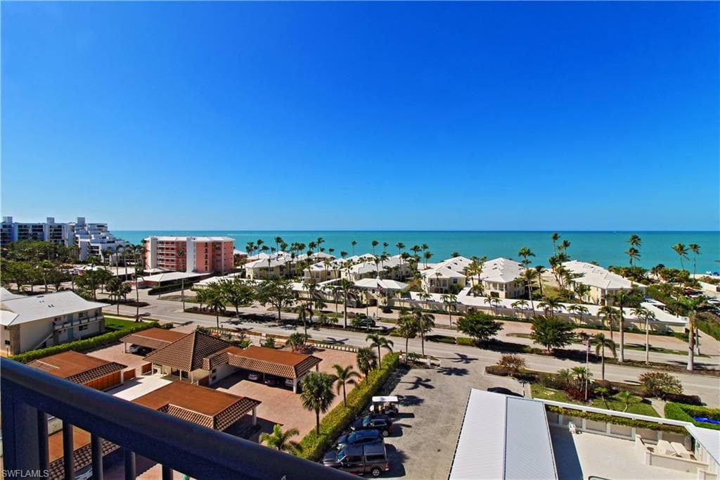 2650 Gulf Shore BLVD N 704 NAPLES, FL 34103
