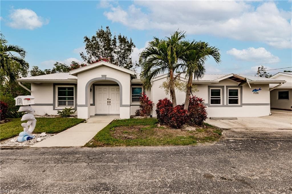 7096 Coon RD NORTH FORT MYERS, FL 33067