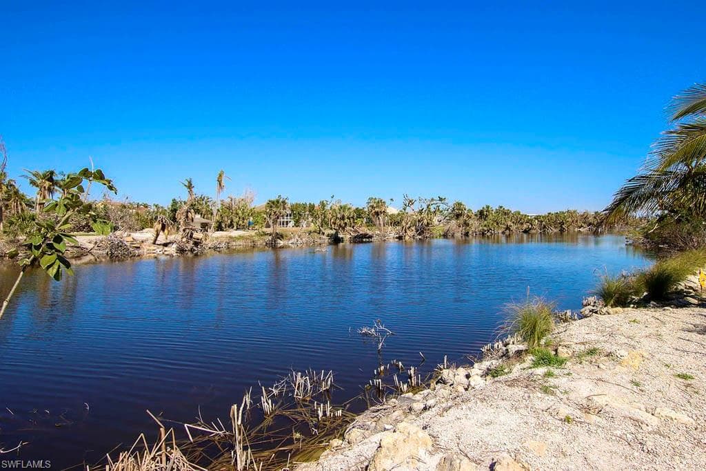 1720 Middle Gulf DR N SANIBEL, FL 33957