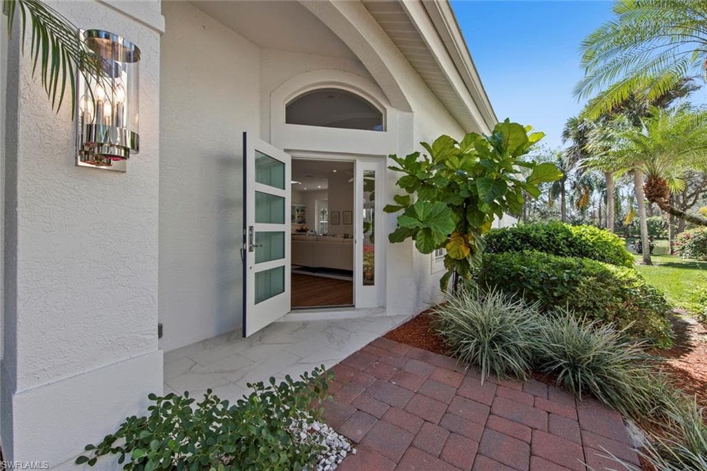 5852 Jameson DR NAPLES, FL 34119
