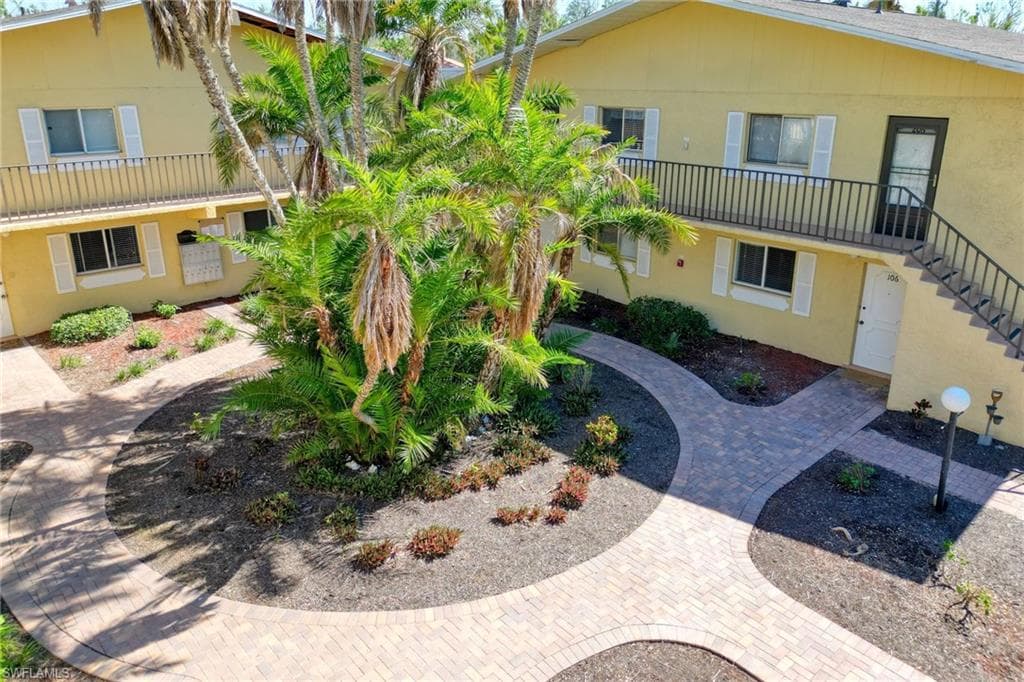 8049 Country RD 205 FORT MYERS, FL 33919