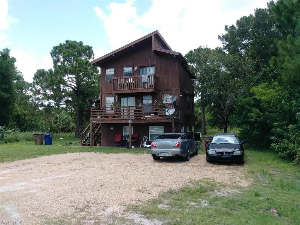 2512 15th ST W LEHIGH ACRES, FL 33971