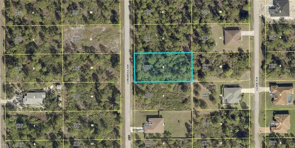 814 Congress AVE LEHIGH ACRES, FL 33972