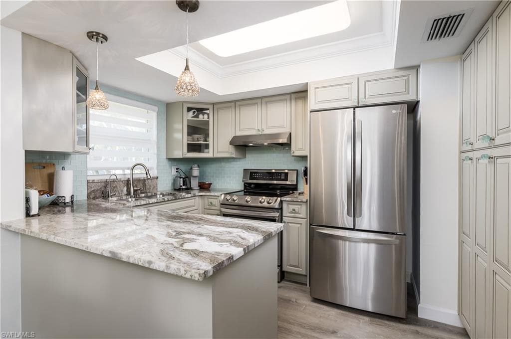 1549 Sandpiper ST 10 NAPLES, FL 34102