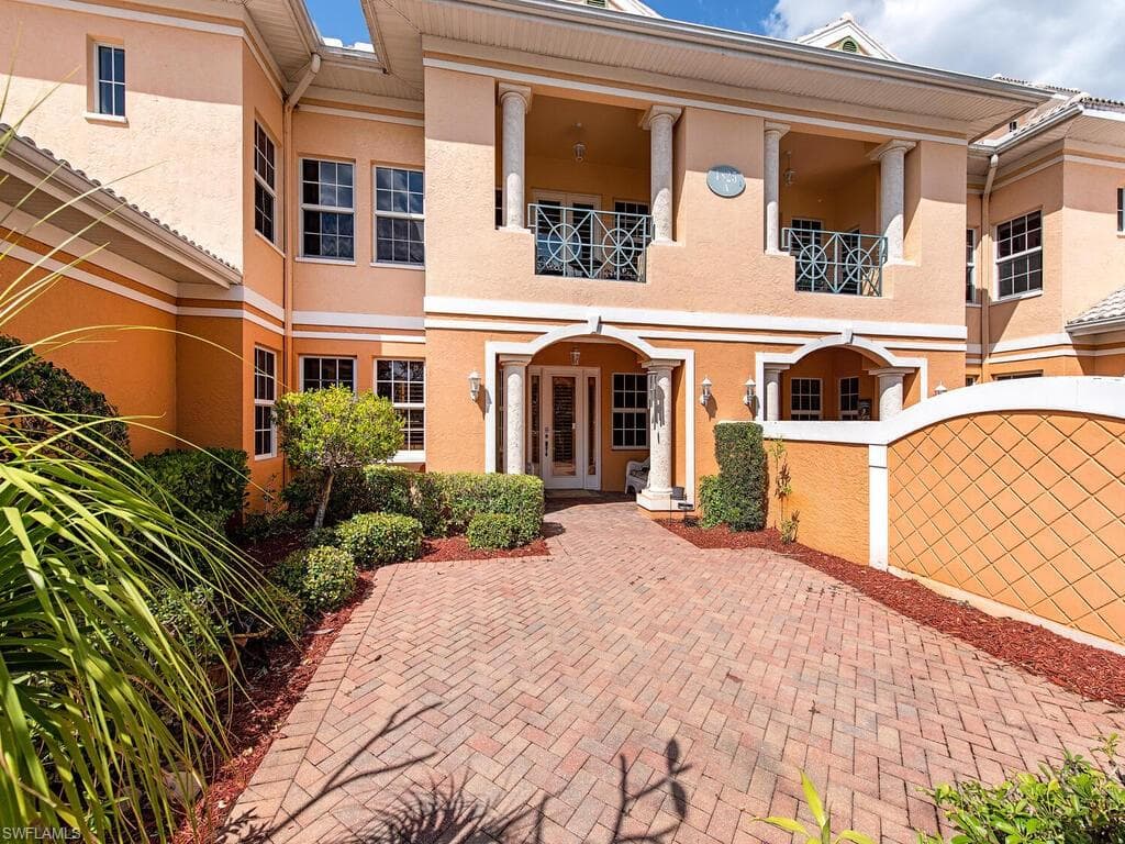 4825 Aston Gardens WAY A101 NAPLES, FL 34109