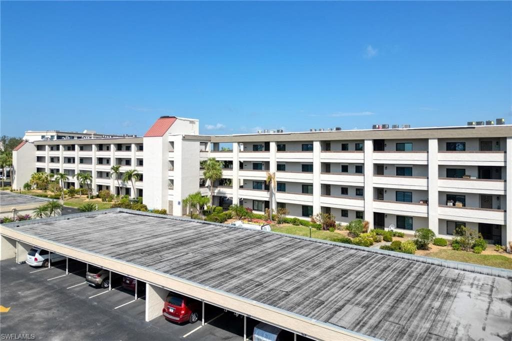 7402 Lake Breeze DR 414 FORT MYERS, FL 33907