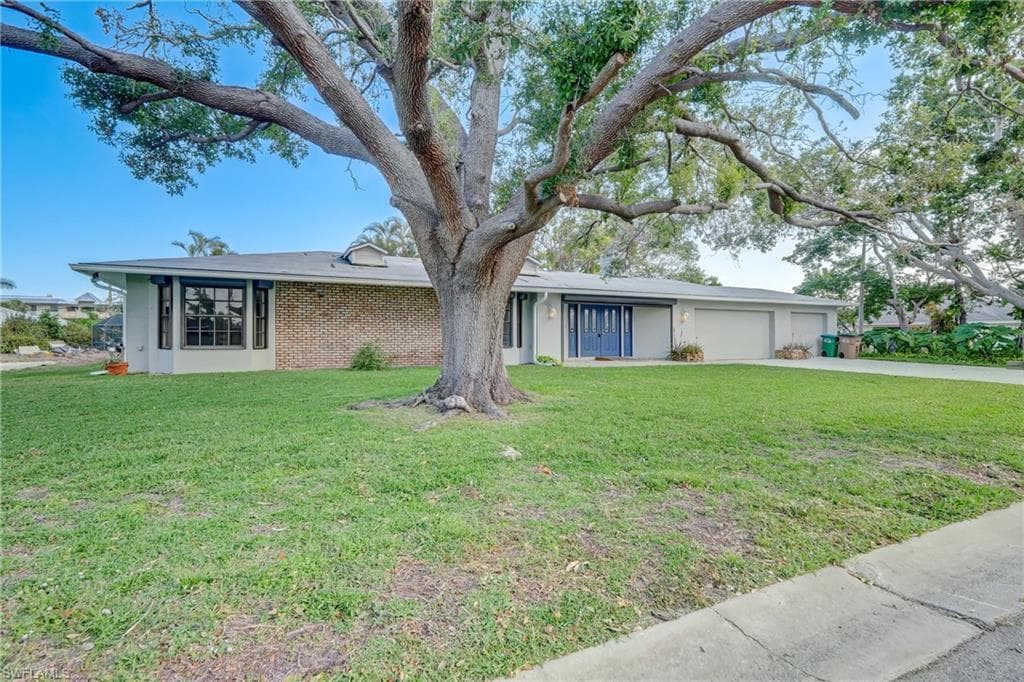 4317 16th PL CAPE CORAL, FL 33904