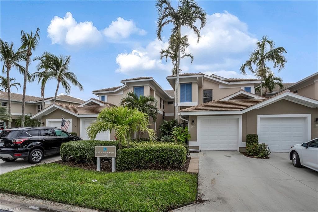 858 Carrick Bend CIR 202 NAPLES, FL 34110
