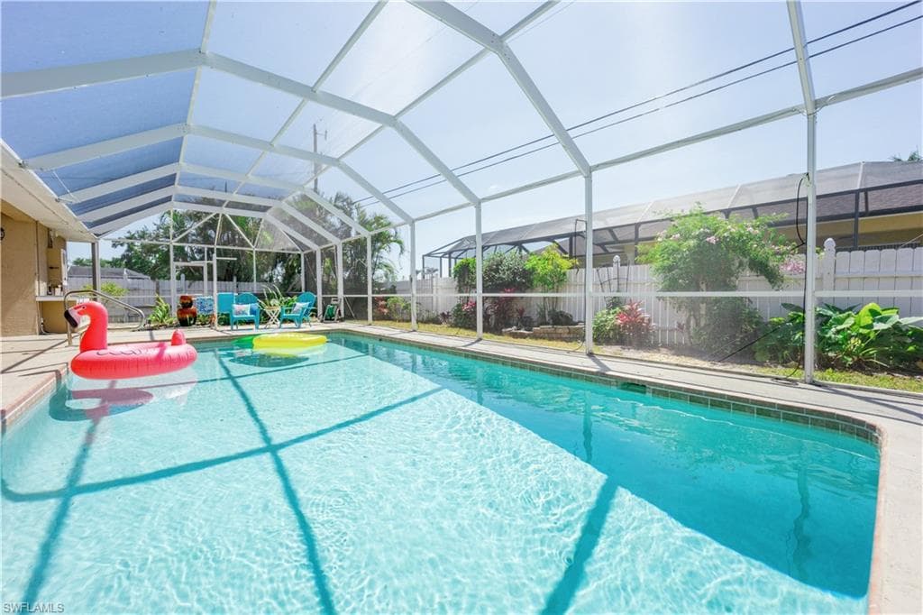 318 18th TER CAPE CORAL, FL 33990
