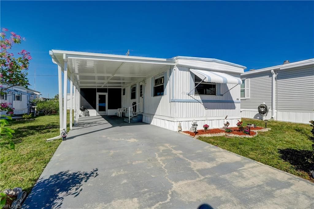 173 Mahogany LN 146 NAPLES, FL 34114
