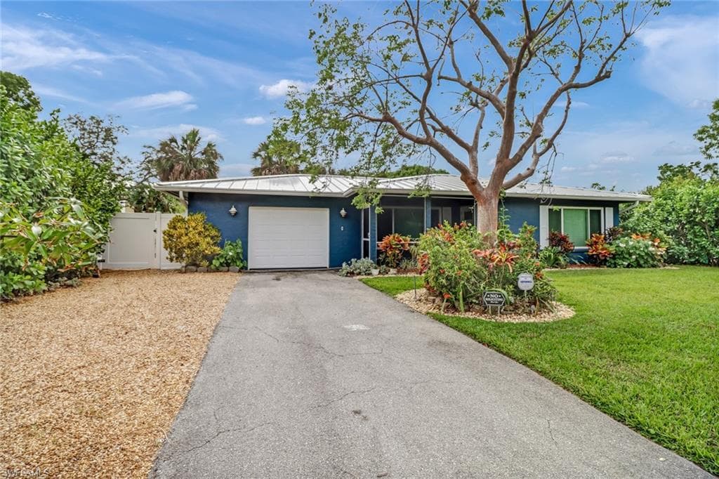1204 Milano DR NAPLES, FL 34103