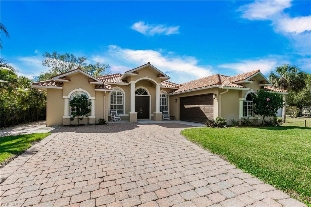 5840 Dogwood WAY NAPLES, FL 34116
