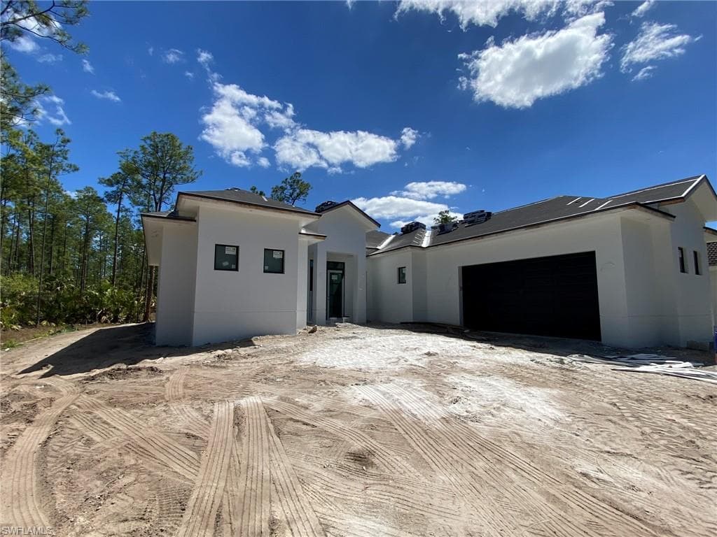 684 Everglades BLVD N NAPLES, FL 34120