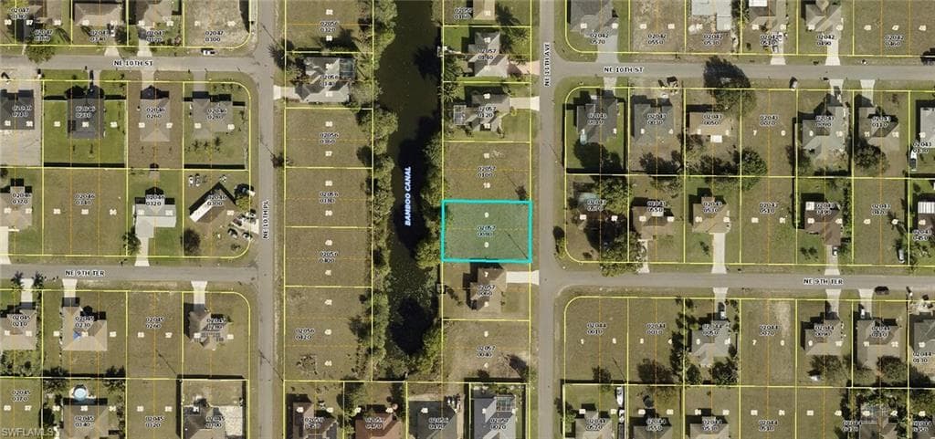 916 NE 11th AVE CAPE CORAL, FL 33909