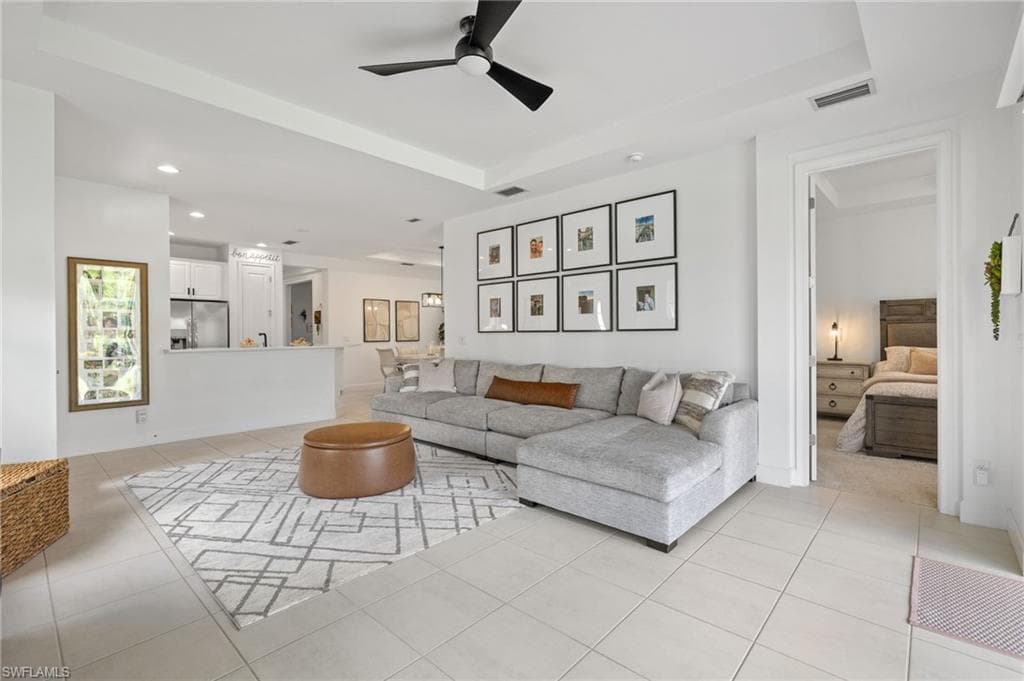 8217 Lucello TER NAPLES, FL 34114