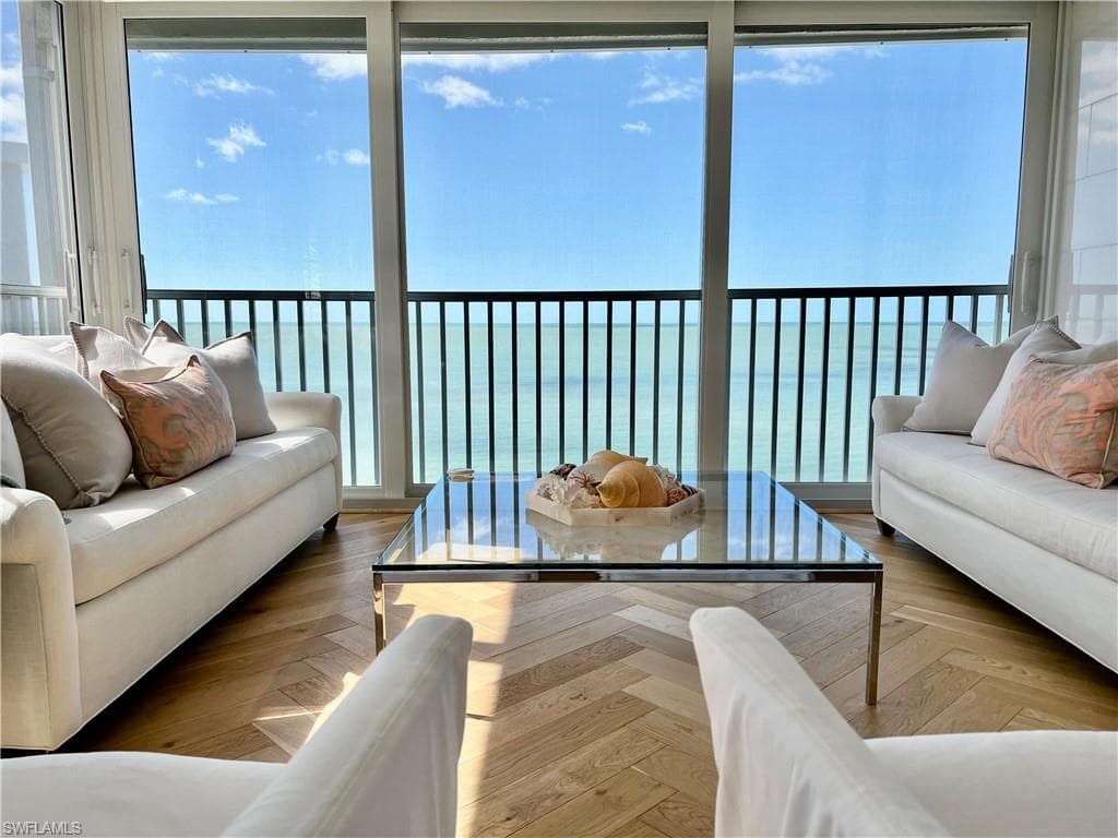 3483 Gulf Shore BLVD N 502 NAPLES, FL 34103