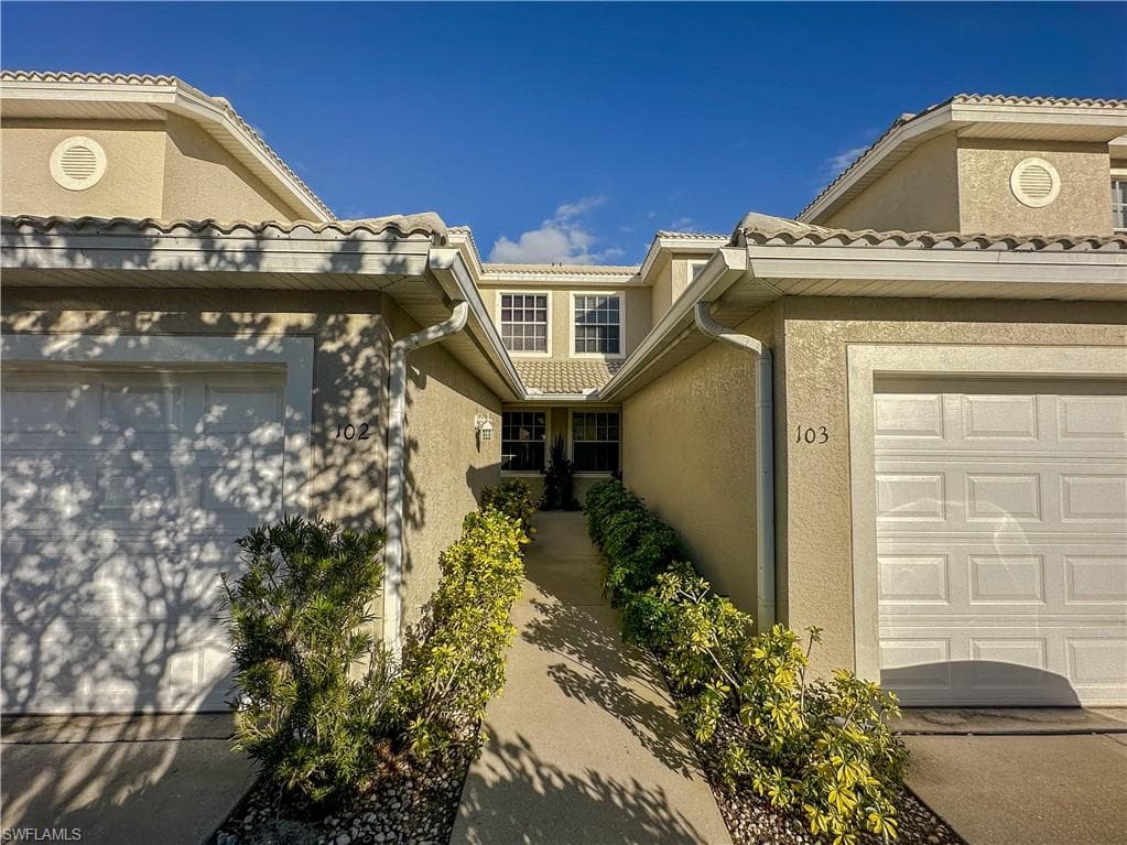 1134 Sweetwater LN 102 NAPLES, FL 34110