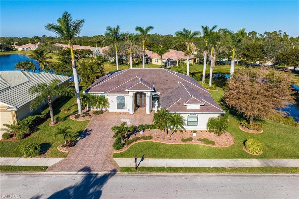 2092 Berkley WAY LEHIGH ACRES, FL 33973