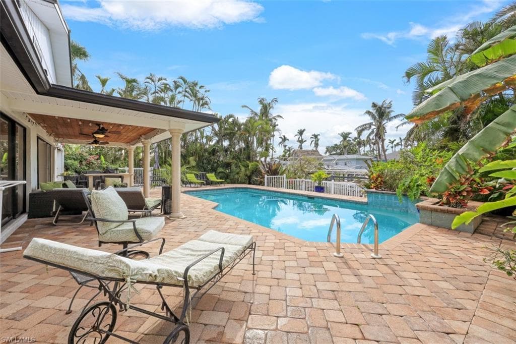 1030 Aqua LN FORT MYERS, FL 33919