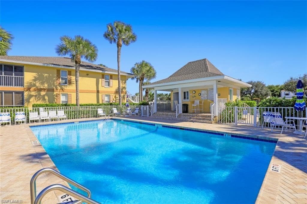 1175 Mainsail DR 714 NAPLES, FL 34114