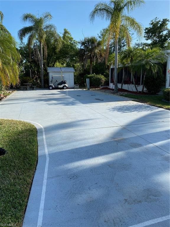 1682 Diamond Lake CIR NAPLES, FL 34114