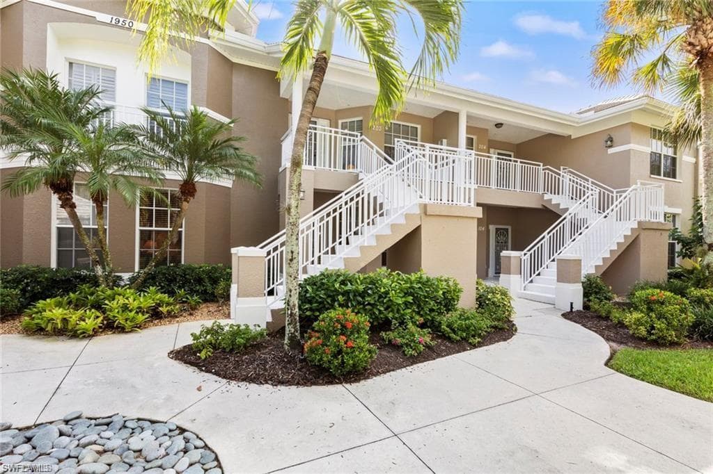 1950 Willow Bend CIR 203 NAPLES, FL 34109