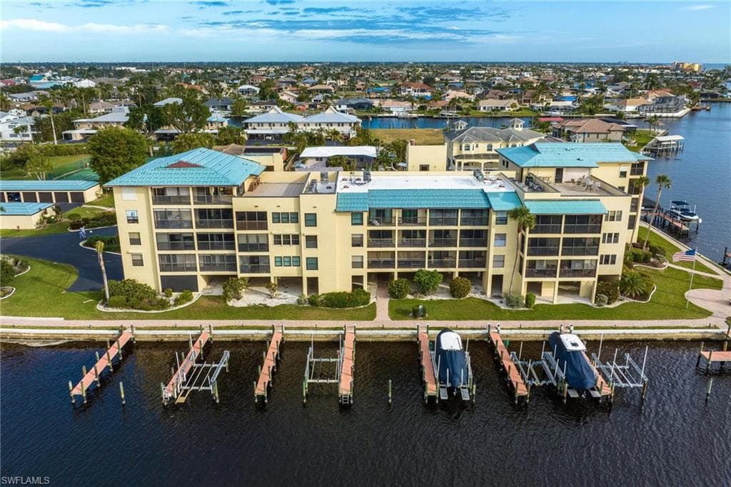 4647 SE 17th PL 204 CAPE CORAL, FL 33904