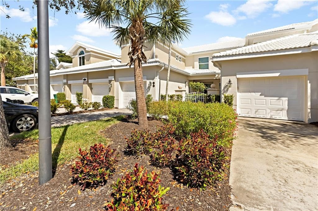 4690 Hawks Nest WAY E-203 NAPLES, FL 34114