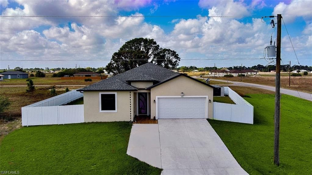 7046 Lotus CIR LABELLE, FL 33935