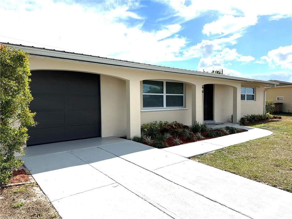 331 Hazelwood AVE S LEHIGH ACRES, FL 33936