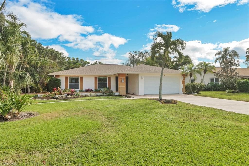 4519 Lakewood BLVD NAPLES, FL 34112