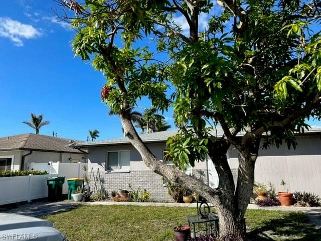 721 107th AVE N NAPLES, FL 34108