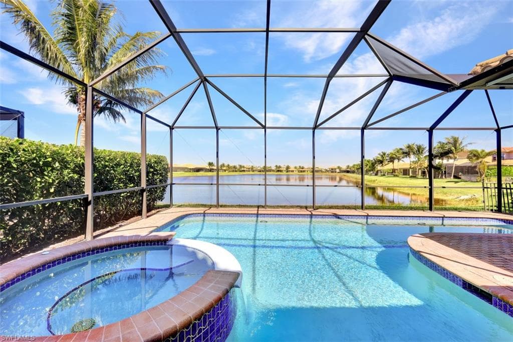 2739 Cinnamon Bay CIR NAPLES, FL 34119