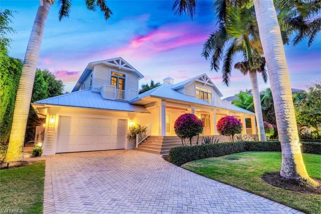 154 4th AVE N NAPLES, FL 34102