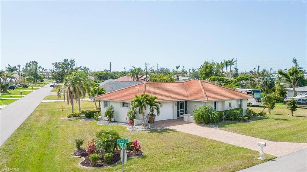 136 SE 45th TER CAPE CORAL, FL 33904