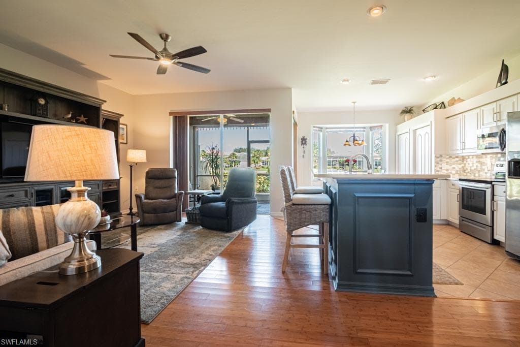 1721 Morning Sun LN E-33 NAPLES, FL 34119