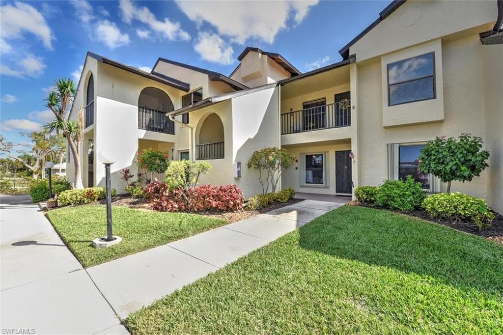 8366 Charter Club CIR 8 FORT MYERS, FL 33919