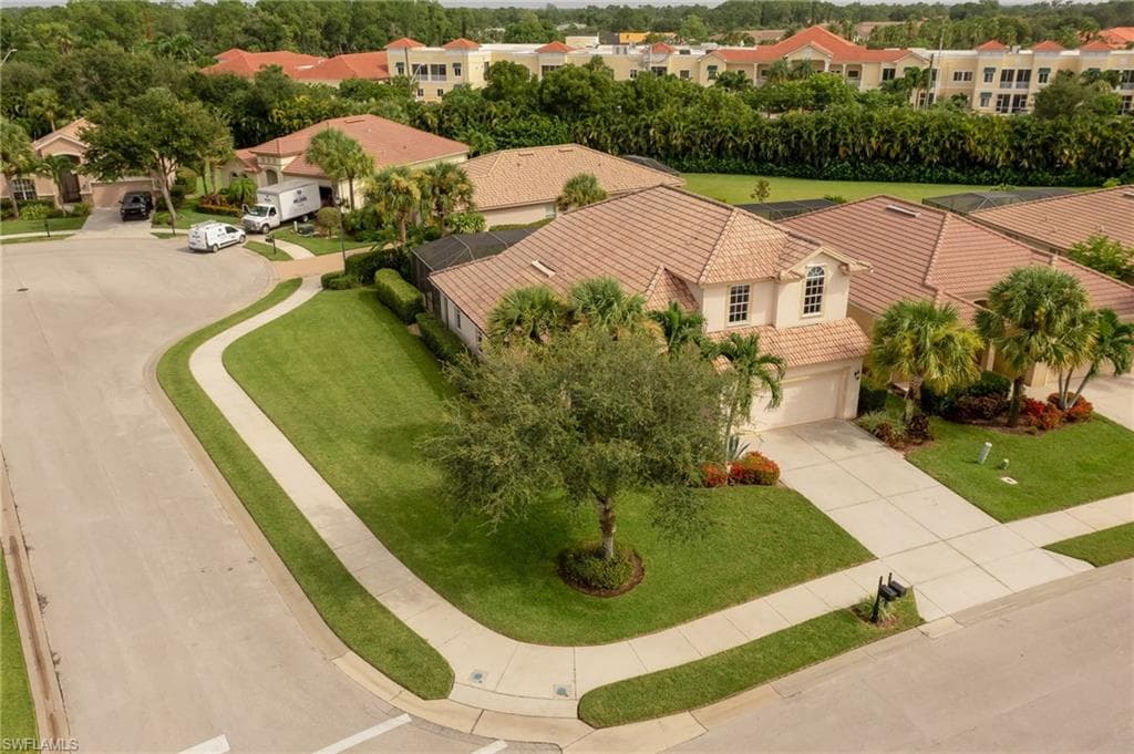8246 Valiant DR NAPLES, FL 34104