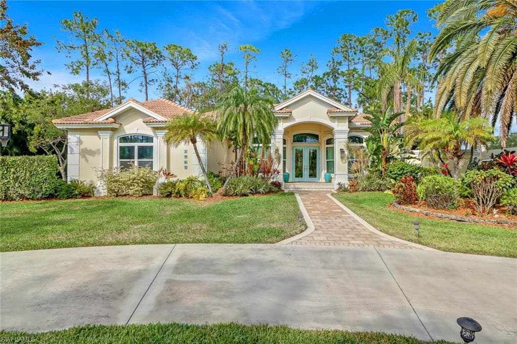 5961 Golden Oaks LN NAPLES, FL 34119