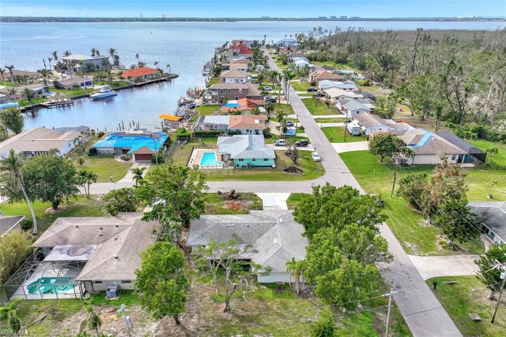 127 SW 59th TER CAPE CORAL, FL 33914