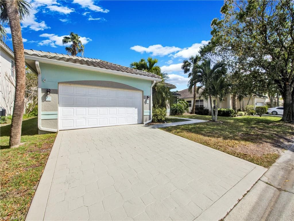 11040 Lakeland CIR FORT MYERS, FL 33913