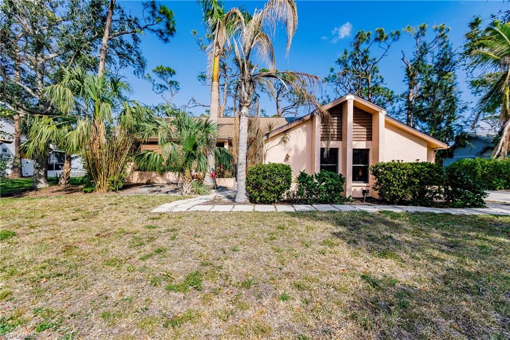 12360 McGregor Woods CIR FORT MYERS, FL 33908