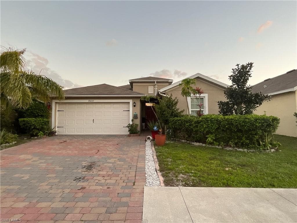 19437 Mossy Ledge TER LEHIGH ACRES, FL 33936