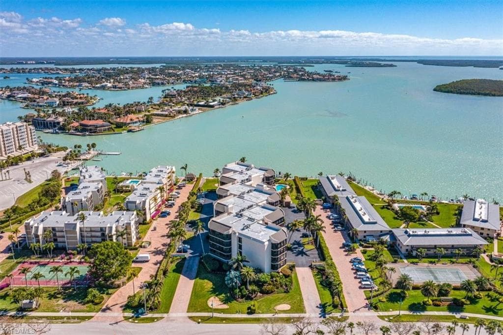 961 Collier CT 209 MARCO ISLAND, FL 34145