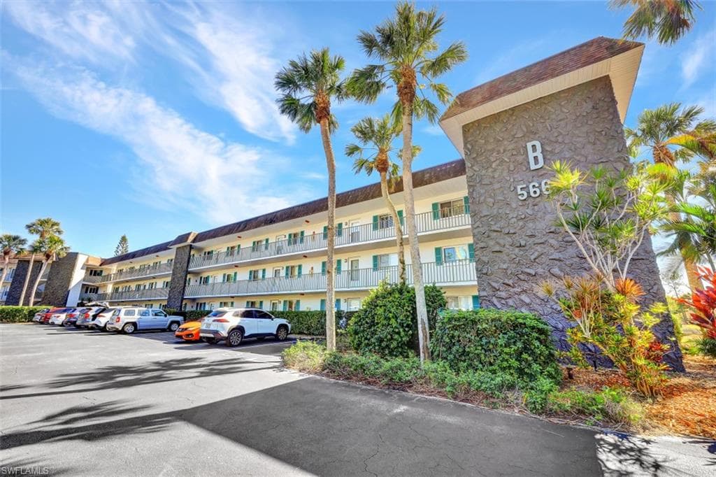 5667 Rattlesnake Hammock RD 103B NAPLES, FL 34113