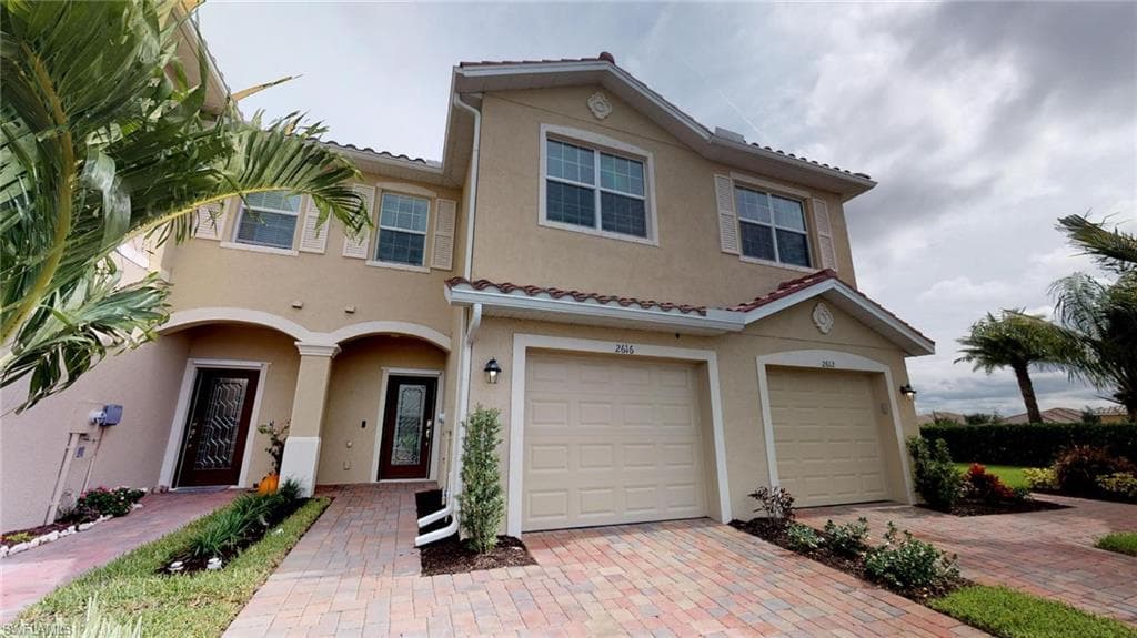 2824 Citrus ST NAPLES, FL 34120